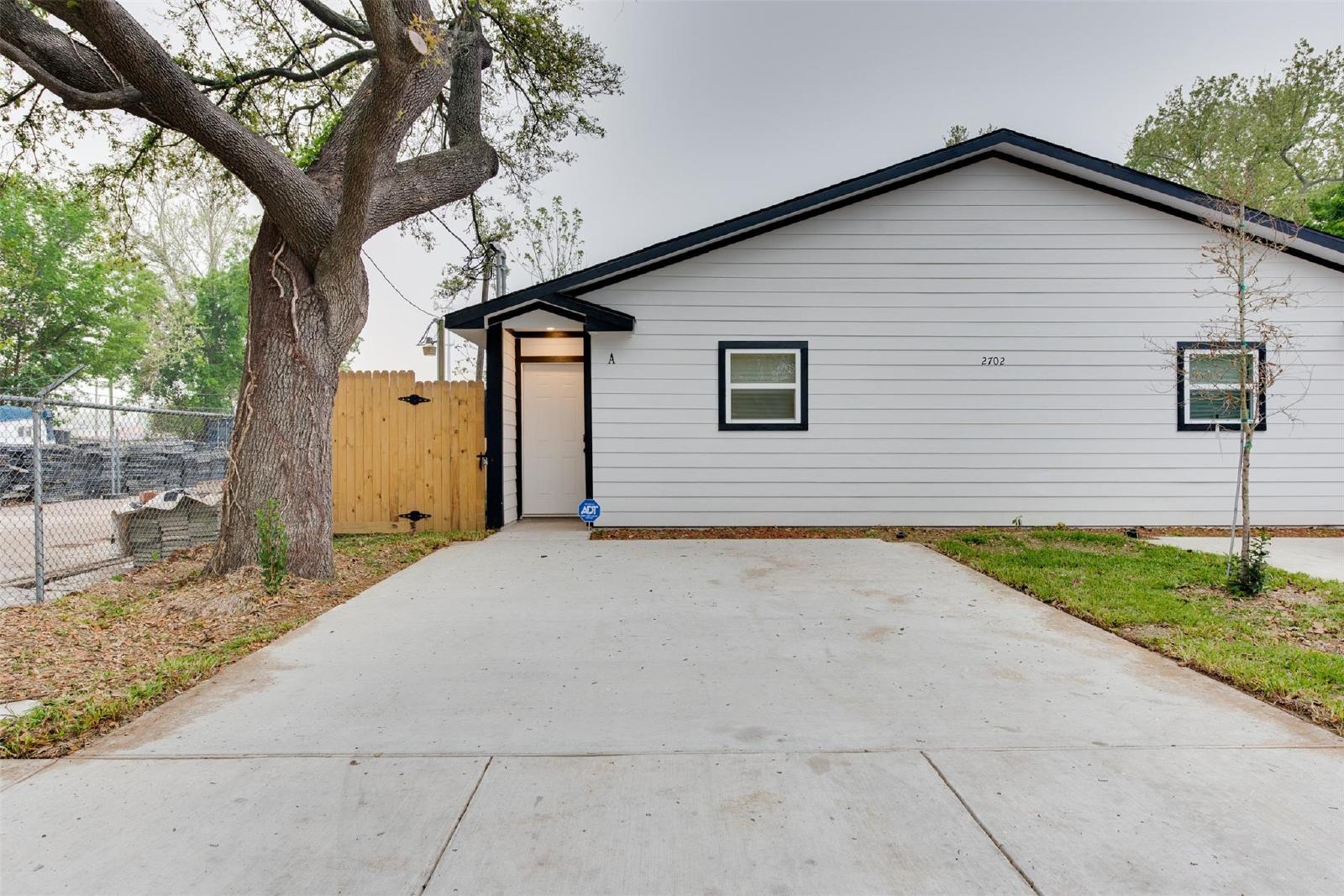 3 Bedroom Rental – 2702 Reid Street Unit #A, Houston, TX, 77026