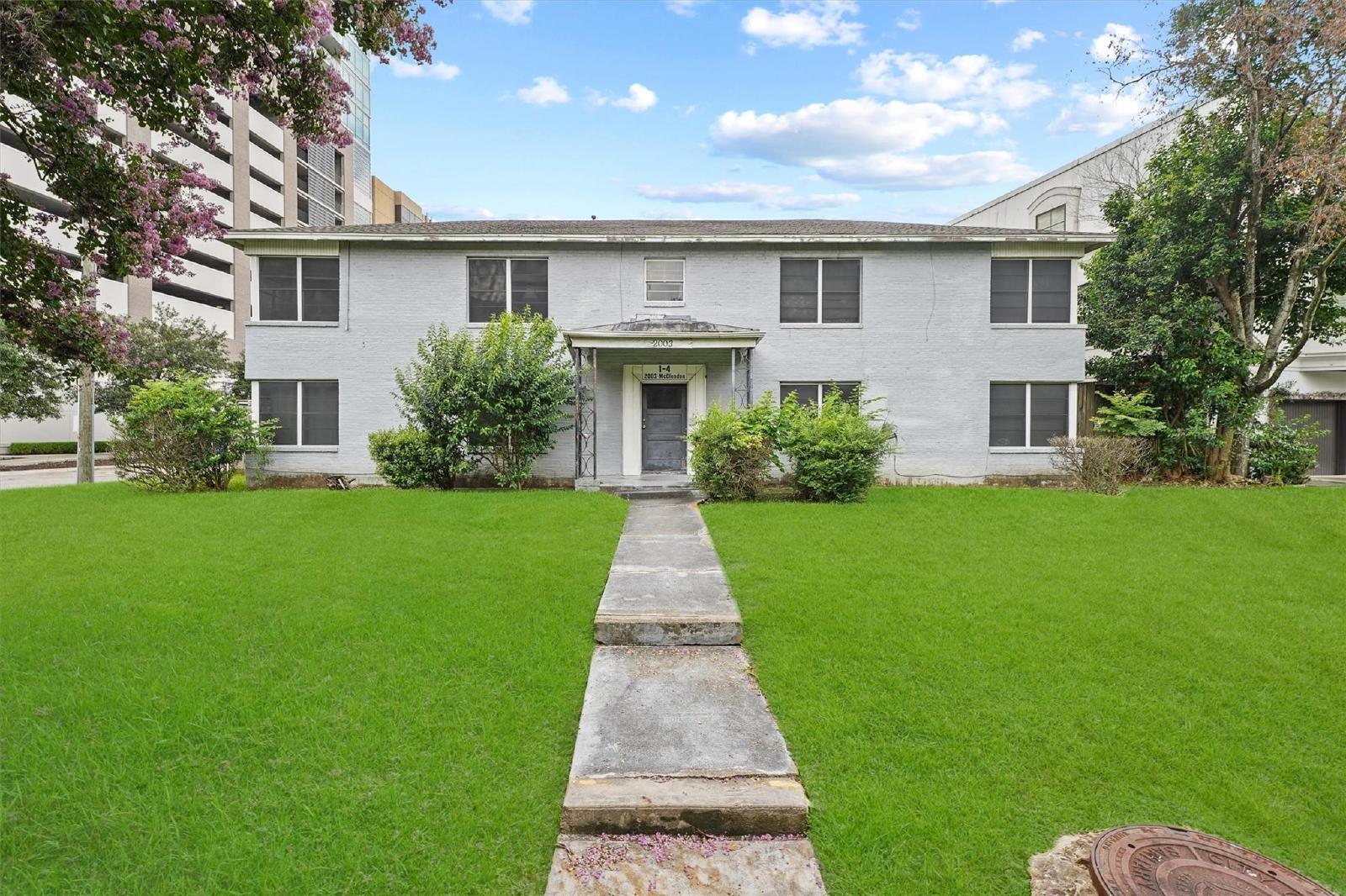 2 Bedroom Rental – 2003 Mcclendon Street #1, Houston, TX, 77030
